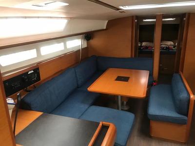 Salon of Alboran Jerez (Las Galletas), a Jeanneau Sun Odyssey 519 sailboat at Elephant Butte Estates, United States