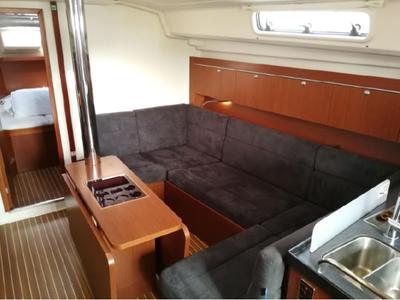 Salon of Mickey, a Hanse Yachts Hanse 415 sailboat at Primošten, Croatia