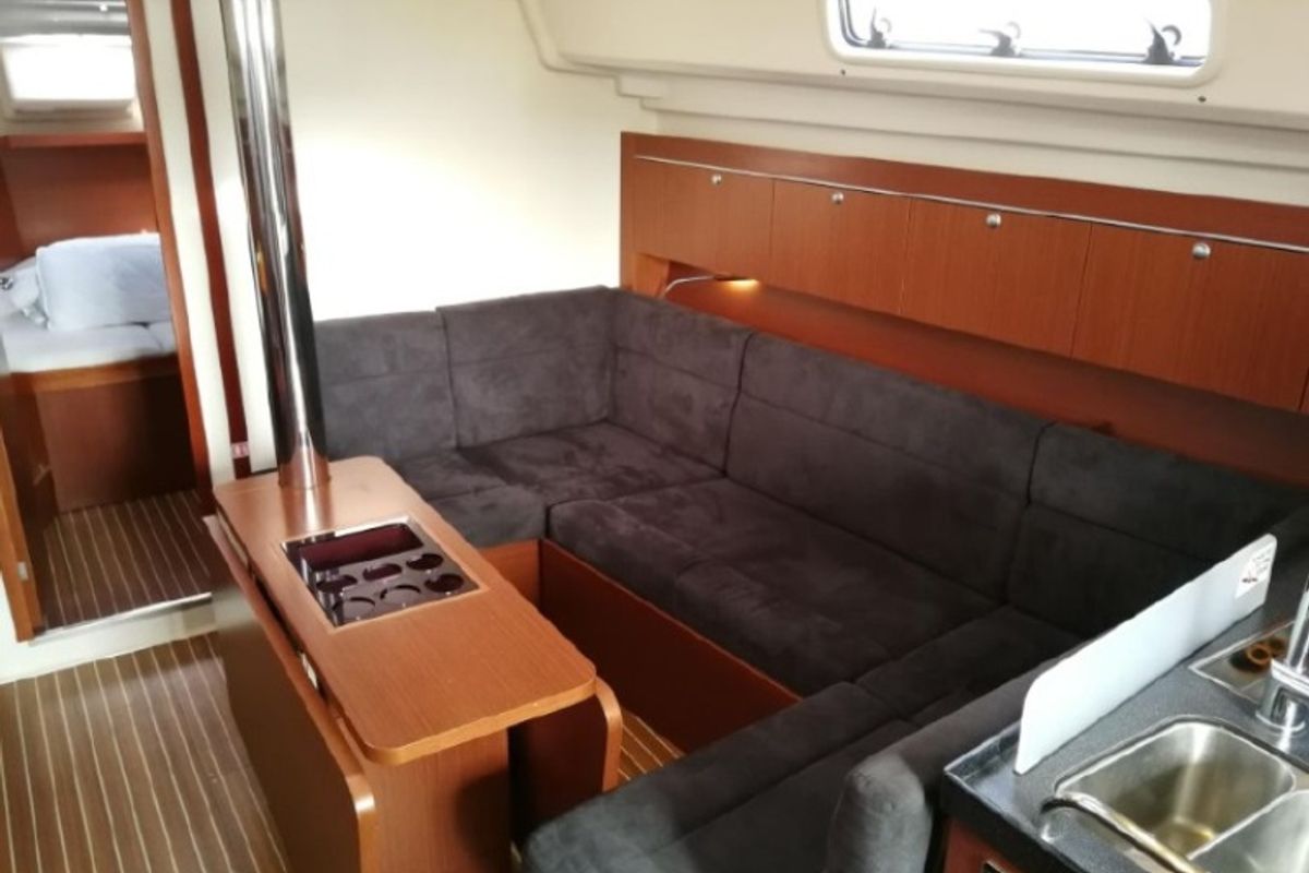 Salon of Mickey, a Hanse Yachts Hanse 415 sailboat at Primošten, Croatia