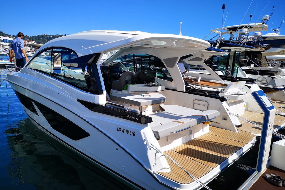 Exterior view of Speed, a Beneteau Gran Turismo 32 motorboat at Grad Pula, Croatia