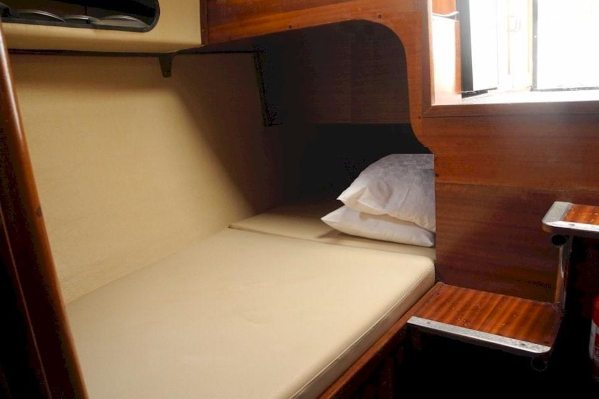 Cabin on Ana, a SAS - Vektor Adria 28 Luxus motorboat at Brbinj, Croatia