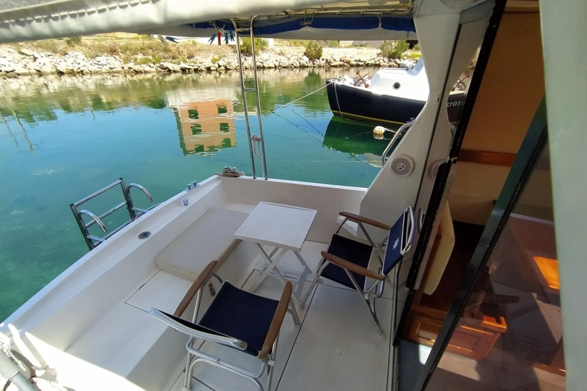 Deck of Ana, a SAS - Vektor Adria 28 Luxus motorboat at Brbinj, Croatia
