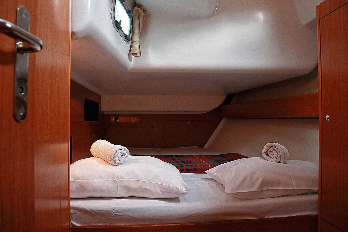 Cabin on Hermes, a Beneteau Cyclades 43.4 sailboat at Preveza, Greece