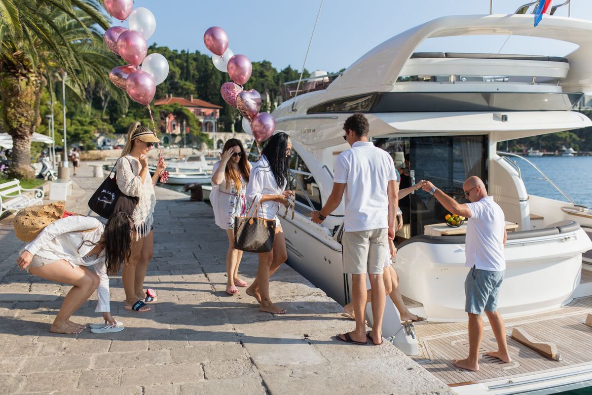 Contessa, a Princess Yachts Princess F43 motorboat at Dubrovnik, Croatia
