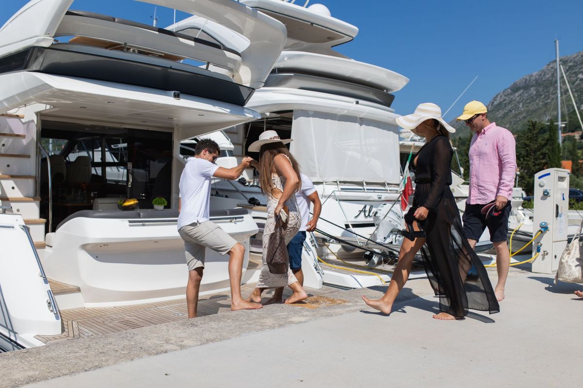 Contessa, a Princess Yachts Princess F43 motorboat at Dubrovnik, Croatia