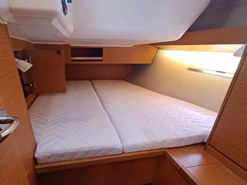 SunLuis, a Dufour Dufour 430 sailboat at Rodi Garganico, Italy