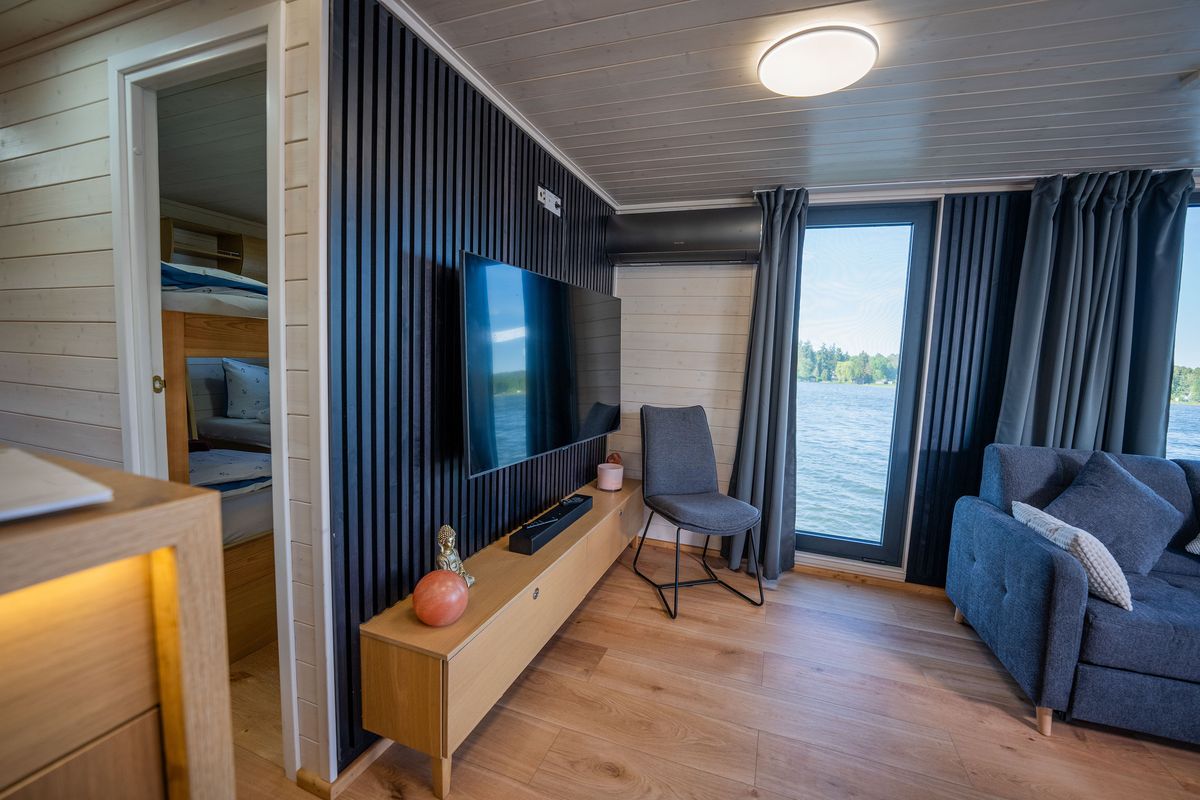 Salon of Brino, a Woma D13 motorboat at Fürstenberg/Havel, Germany
