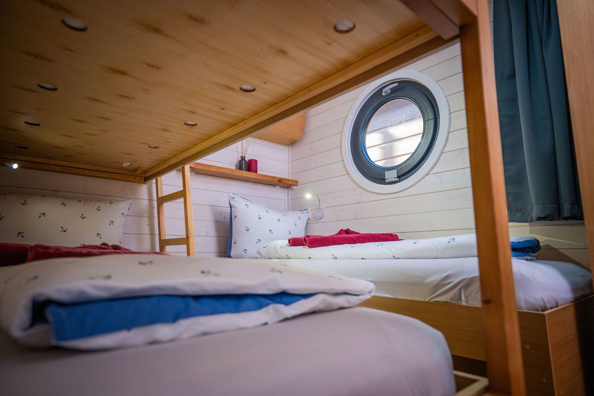 Cabin on Brino, a Woma D13 motorboat at Fürstenberg/Havel, Germany