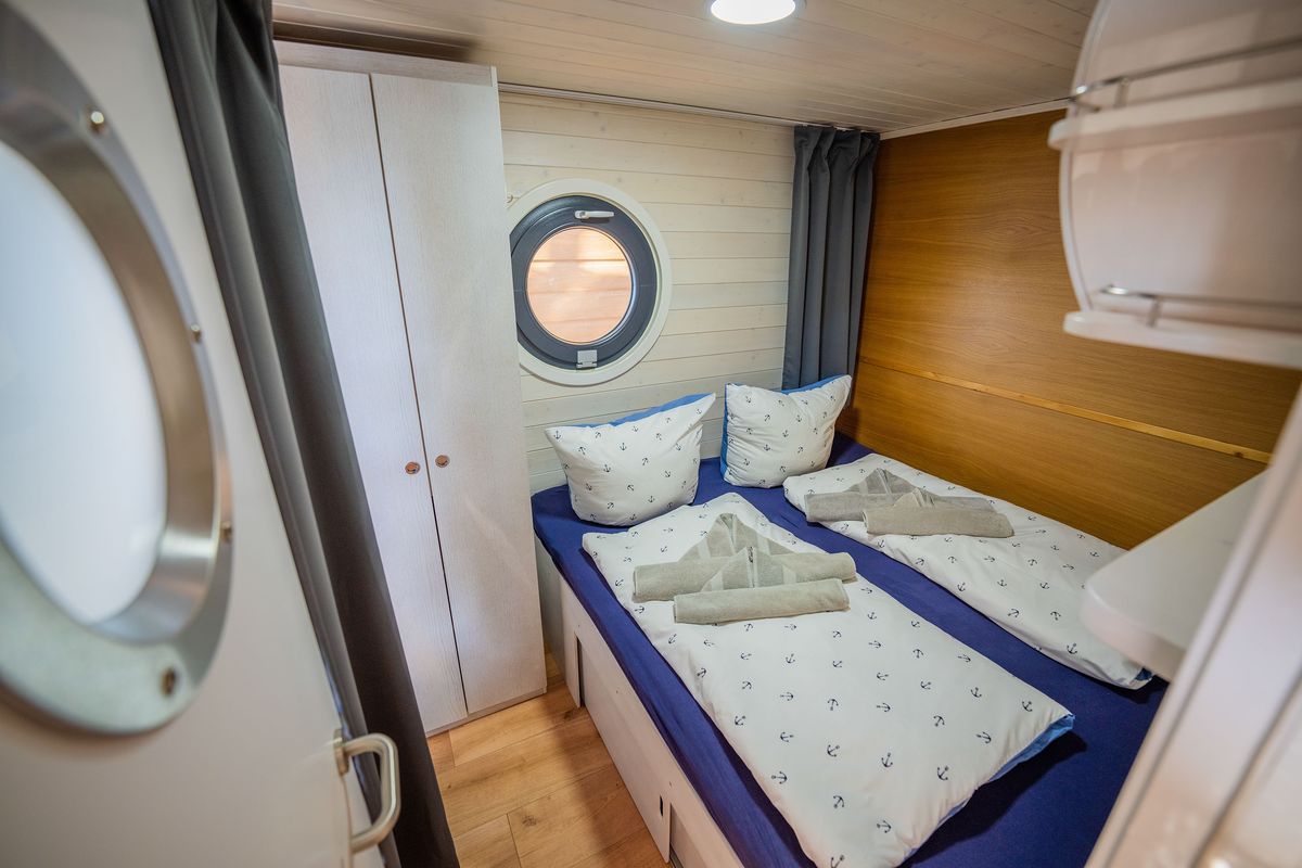 Cabin on Brino, a Woma D13 motorboat at Fürstenberg/Havel, Germany