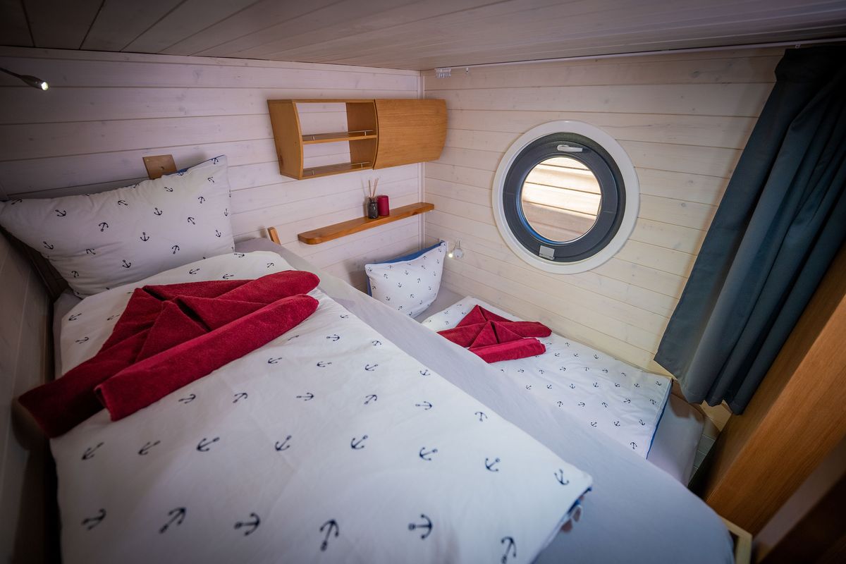 Cabin on Brino, a Woma D13 motorboat at Fürstenberg/Havel, Germany