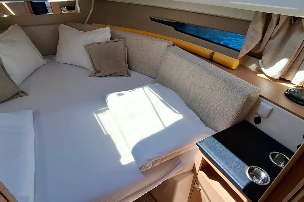 Cabin on Moncia, a Nimbus Flipper 900 ST yacht at Općina Sukošan, Croatia