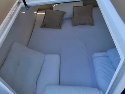 Cabin on Moncia, a Nimbus Flipper 900 ST yacht at Općina Sukošan, Croatia