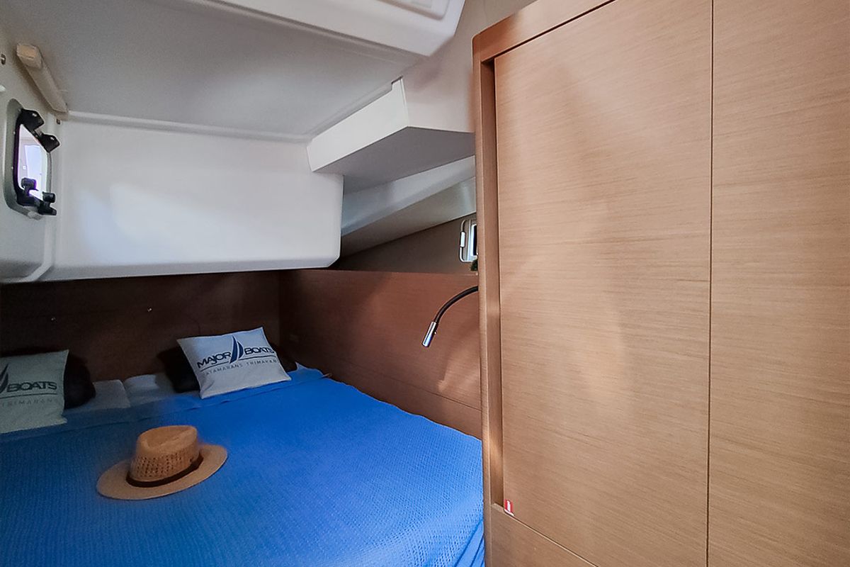 Cabin on Sterenn, a Jeanneau Sun Odyssey 440 sailboat at Grimaud, France