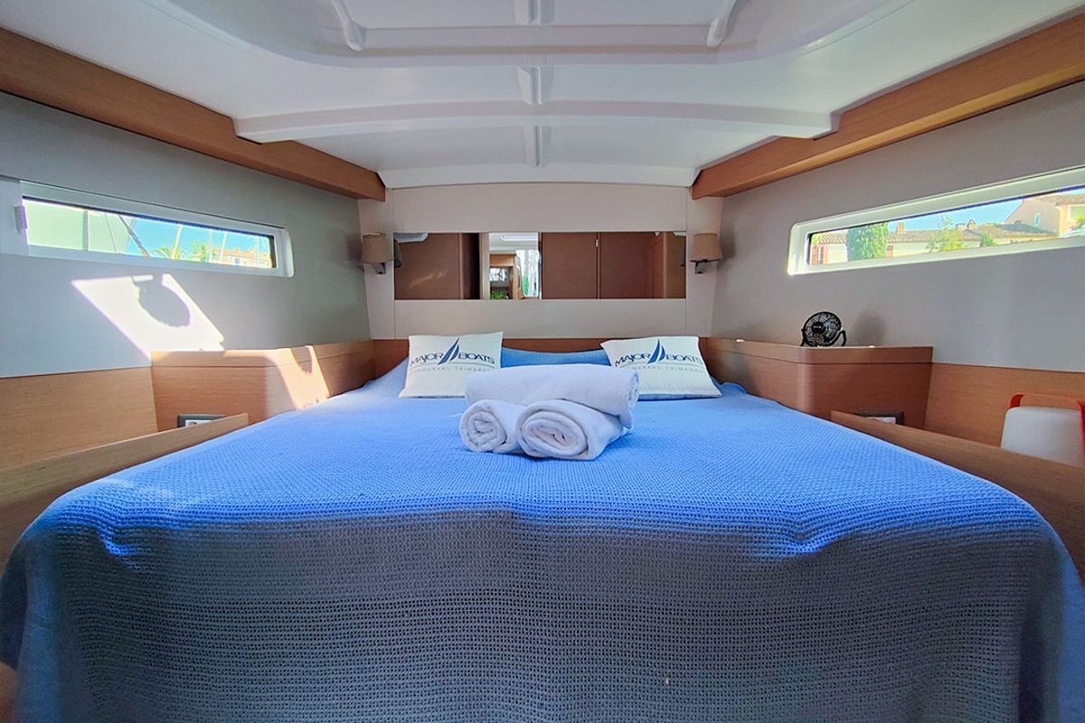 Cabin on Sterenn, a Jeanneau Sun Odyssey 440 sailboat at Grimaud, France