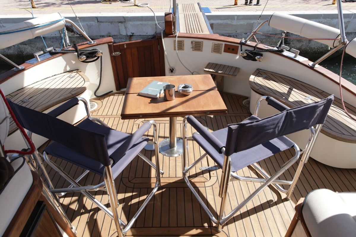 Deck of Gi&Gi, a Menorquin Yachts Menorquin 100 motorboat at Grad Pula, Croatia