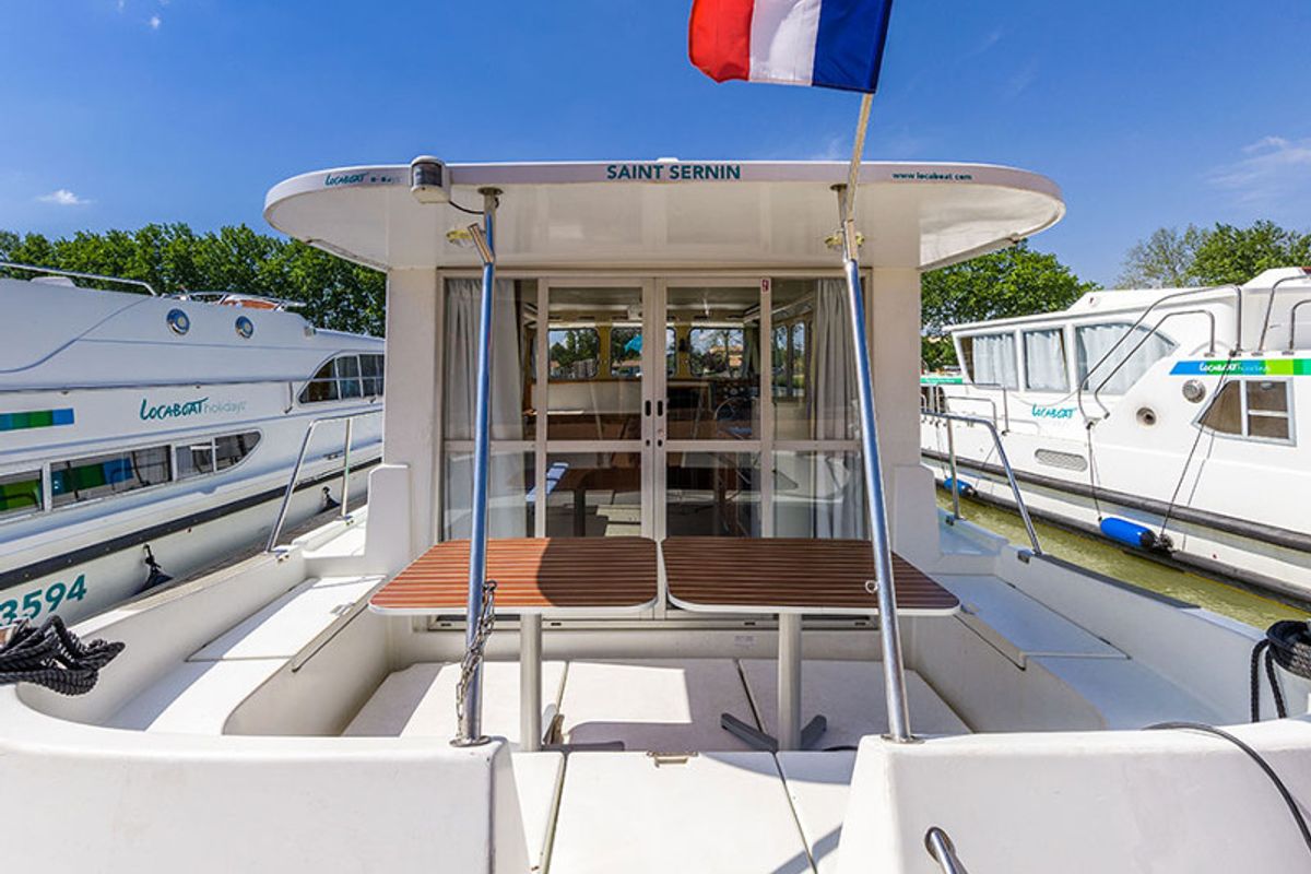 Exterior view of 1260R-23, a Pénichette 1260 motorboat at Lutzelbourg, France