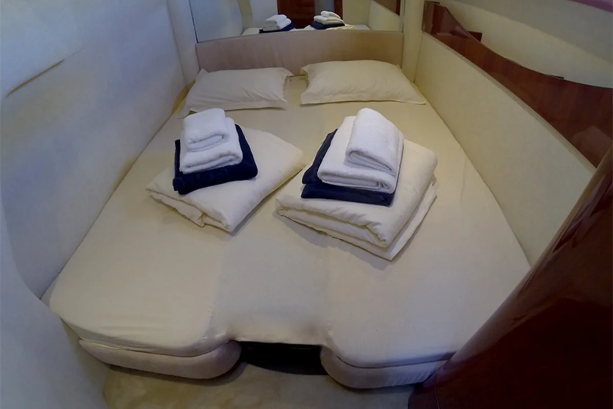 Cabin on Katrin, a Fairline Boats Fairline Targa 52 GT yacht at Grad Šibenik, Croatia