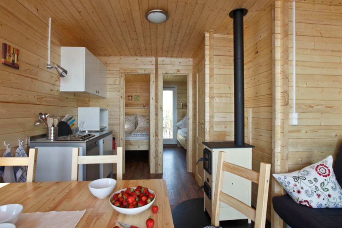 Salon of BunBo II, a De Drait Houseboat motorboat at Drachten, Netherlands