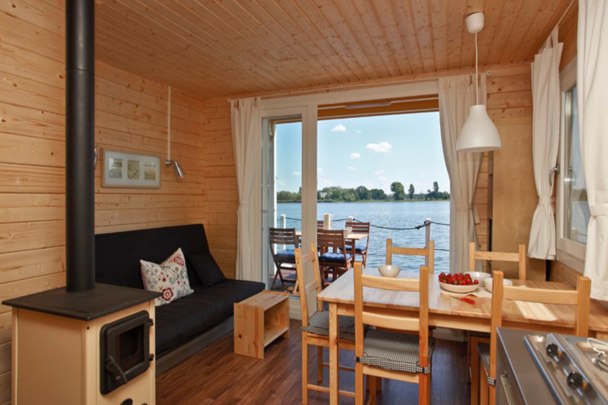 Salon of BunBo II, a De Drait Houseboat motorboat at Drachten, Netherlands