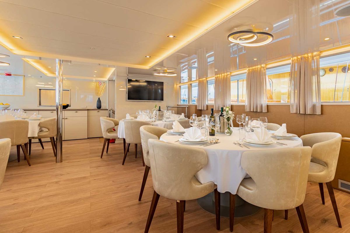 Salon of Suzana, a Gulet Luxury Motor Yacht yacht at Split, Croatia