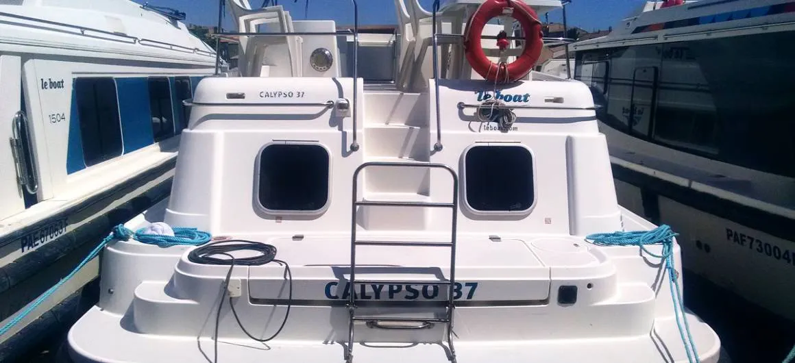 Exterior view of Calypso - Comfort 16, a Cygnet Calypso motorboat at Le Mas-d'Agenais, France