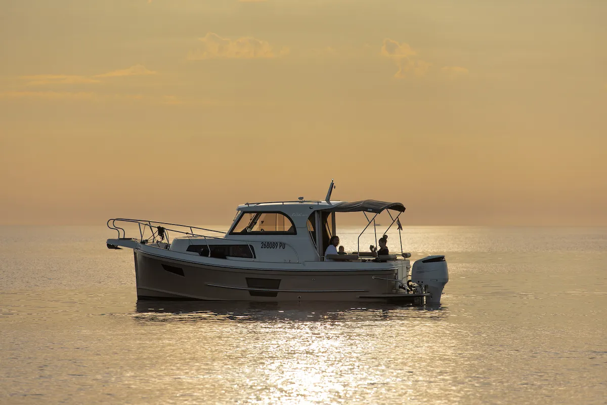 Exterior view of H8, a Leidi 800R motorboat at Grad Pula, Croatia