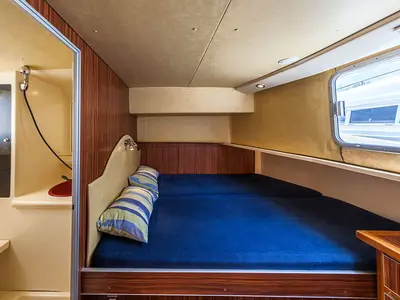 Cabin on 1165-21, a Pénichette 1165 motorboat at Fürstenberg/Havel, Germany