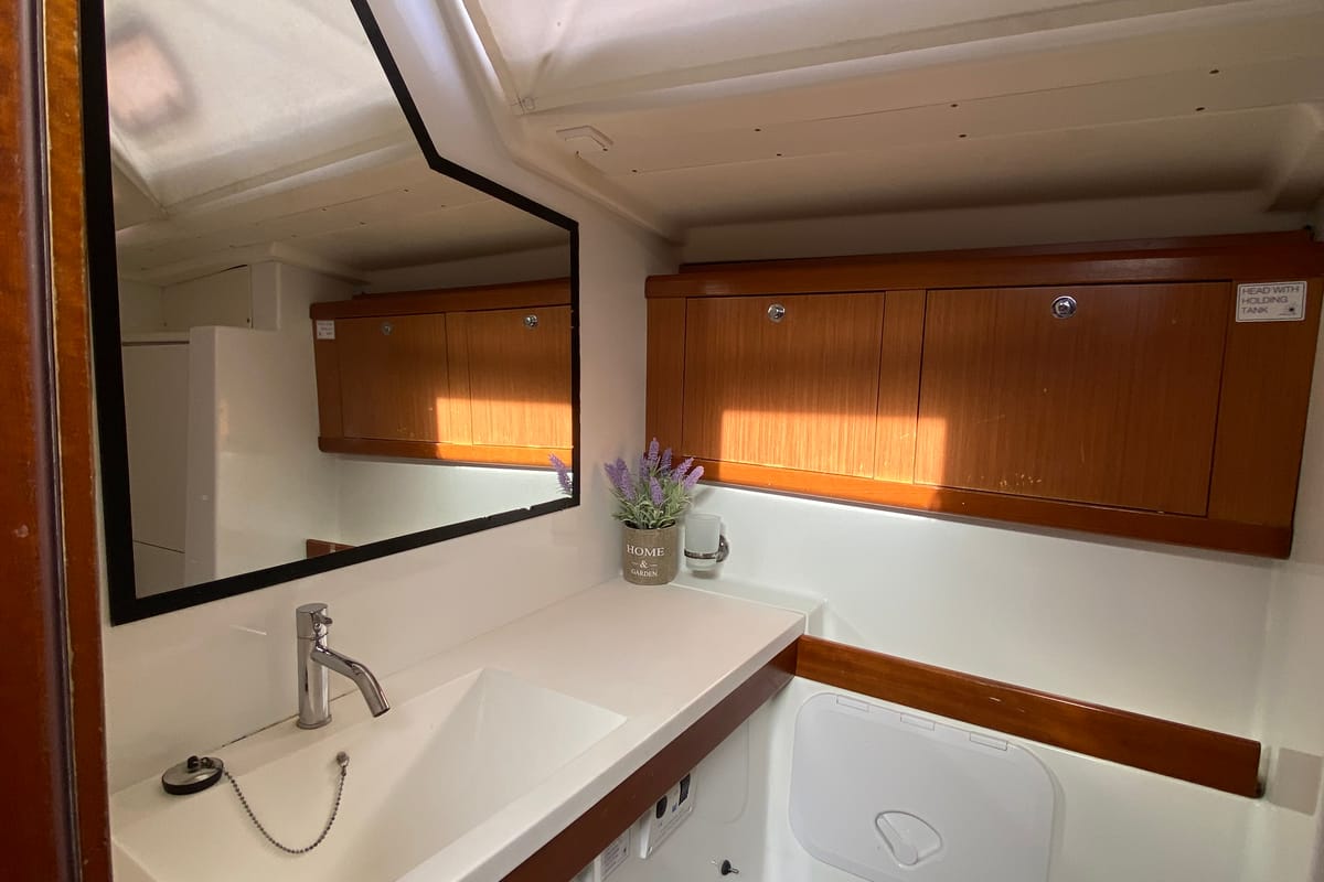 Head on Valasia, a Beneteau Oceanis 54 sailboat at Municipal Unit of Elefsina, Greece