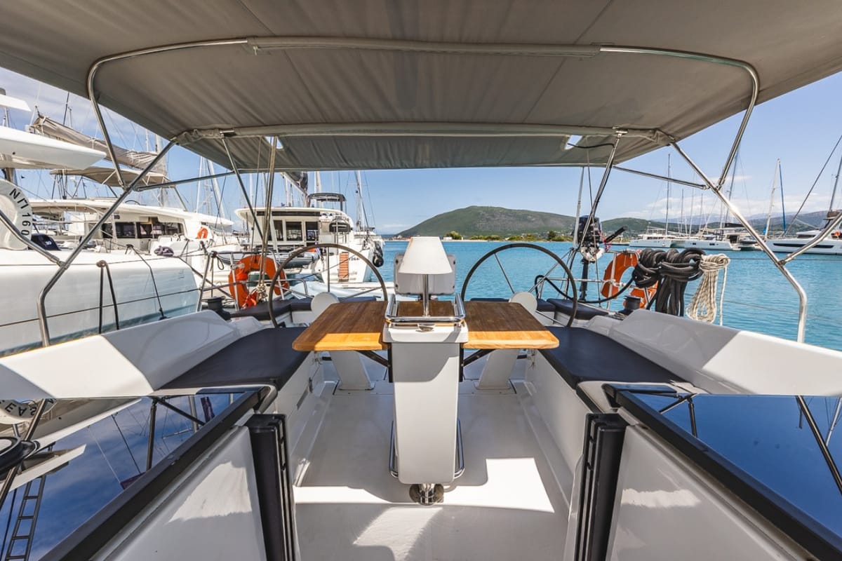 Dafne, a Hanse Yachts Hanse 418 sailboat at Municipal Unit of Lefkada, Greece