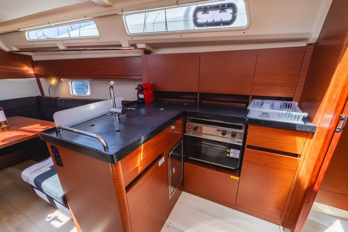 Dafne, a Hanse Yachts Hanse 418 sailboat at Municipal Unit of Lefkada, Greece