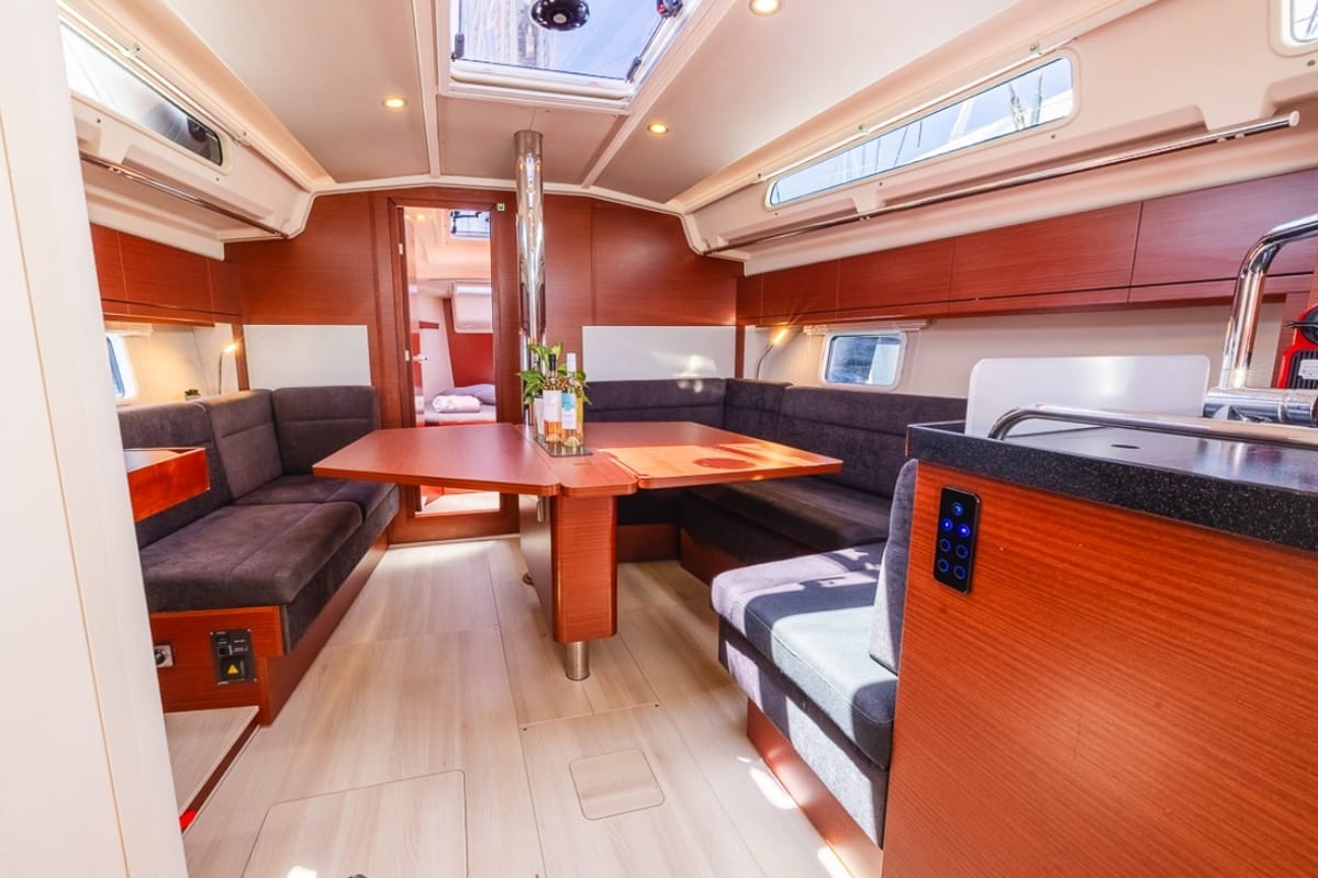 Dafne, a Hanse Yachts Hanse 418 sailboat at Municipal Unit of Lefkada, Greece