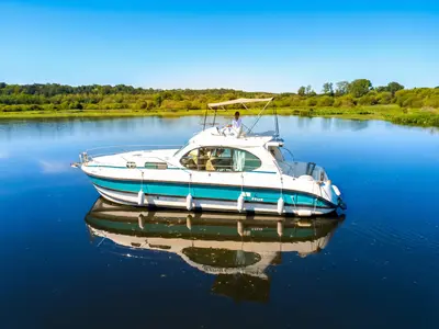 Cruiser Premium 4/6 Pers., a Nicols Nicols Estivale Quattro B motorboat at Kisköre, Hungary