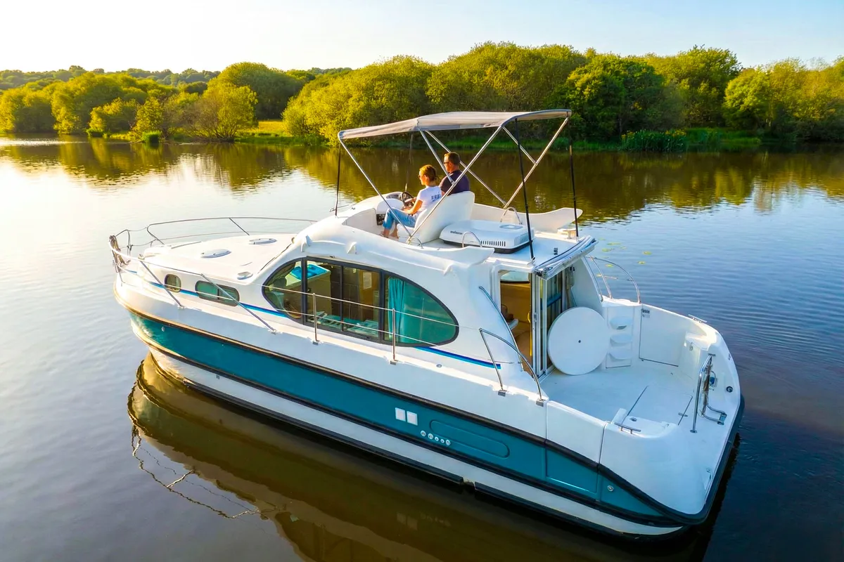 Cruiser Premium 4/6 Pers., a Nicols Nicols Estivale Quattro B motorboat at Kisköre, Hungary