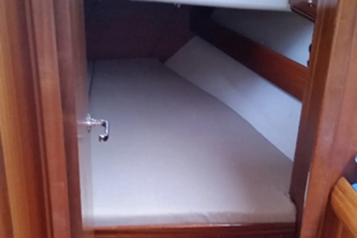 Cabin on Ankereva, a Bavaria 36 sailboat at Volos Municipality, Greece