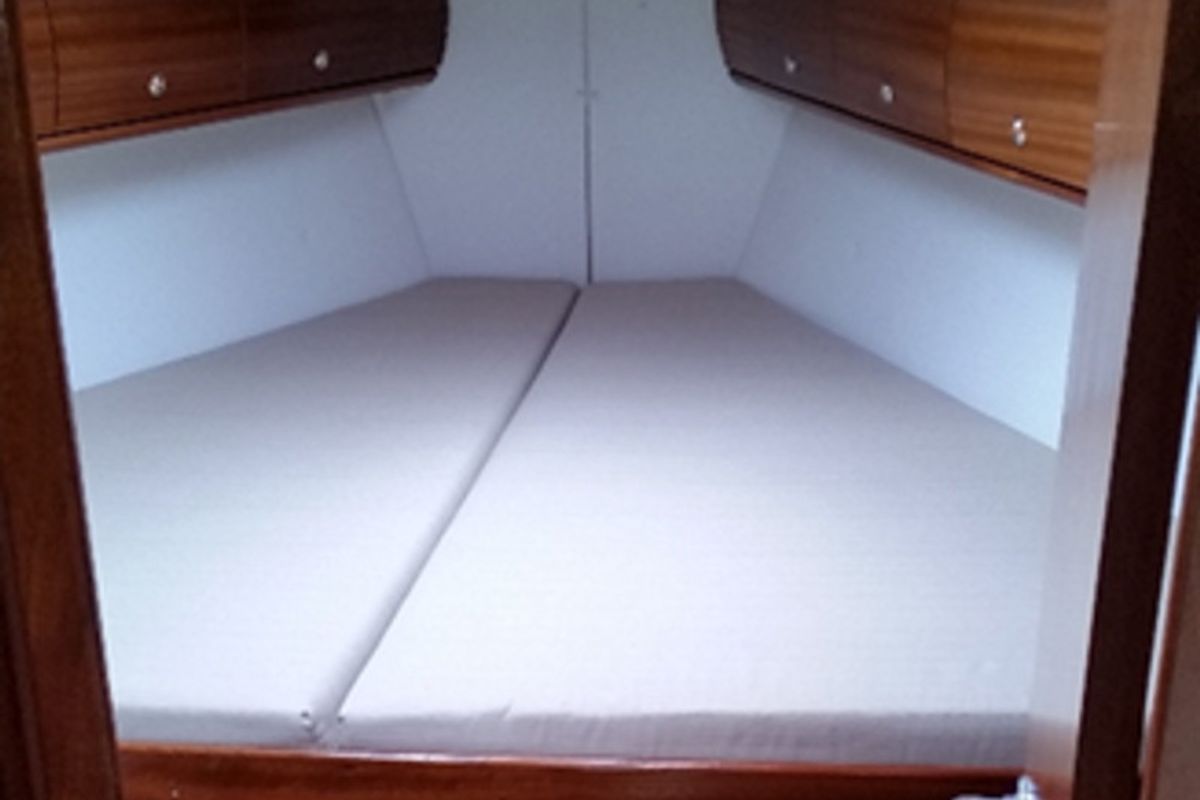 Cabin on Ankereva, a Bavaria 36 sailboat at Volos Municipality, Greece