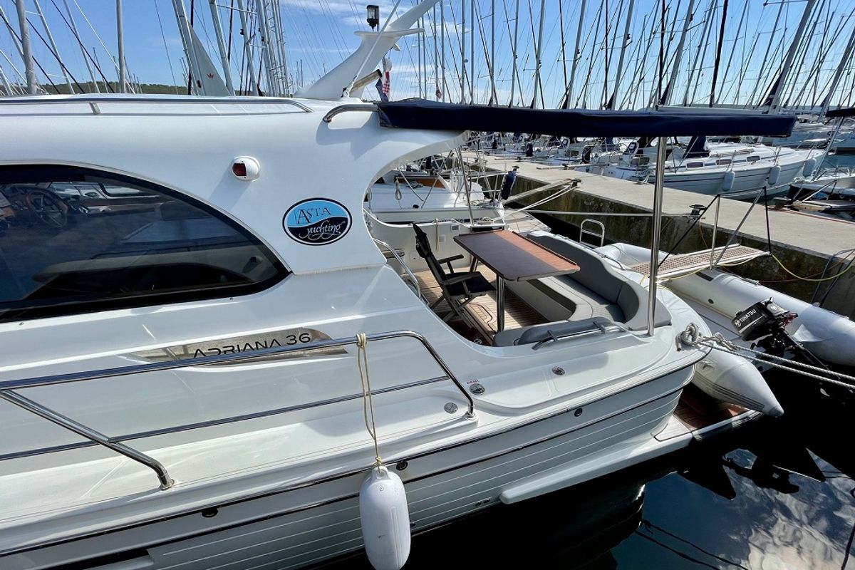 Deck of Iris, a SAS - Vektor Adriana 36 motorboat at Općina Sukošan, Croatia