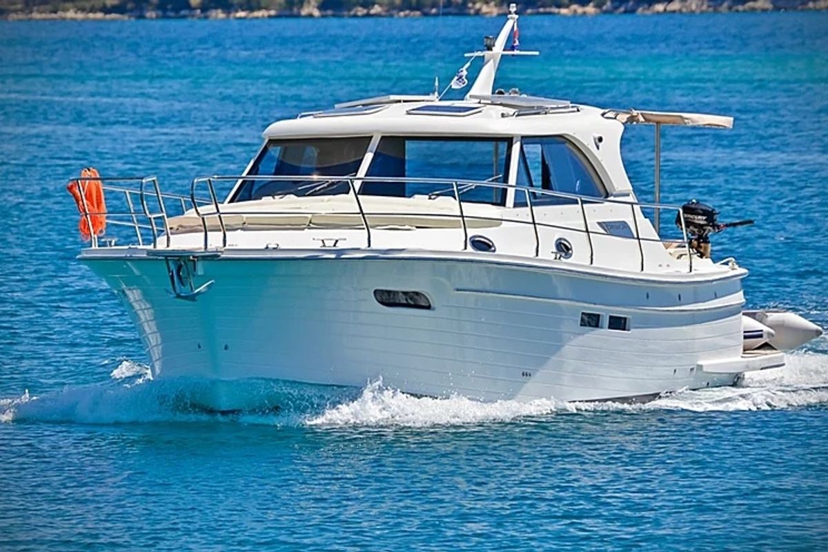 Exterior view of Iris, a SAS - Vektor Adriana 36 motorboat at Općina Sukošan, Croatia