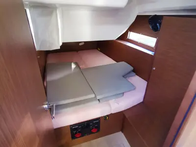 Cabin on Dory, a Beneteau Oceanis 40.1 sailboat at Općina Medulin, Croatia