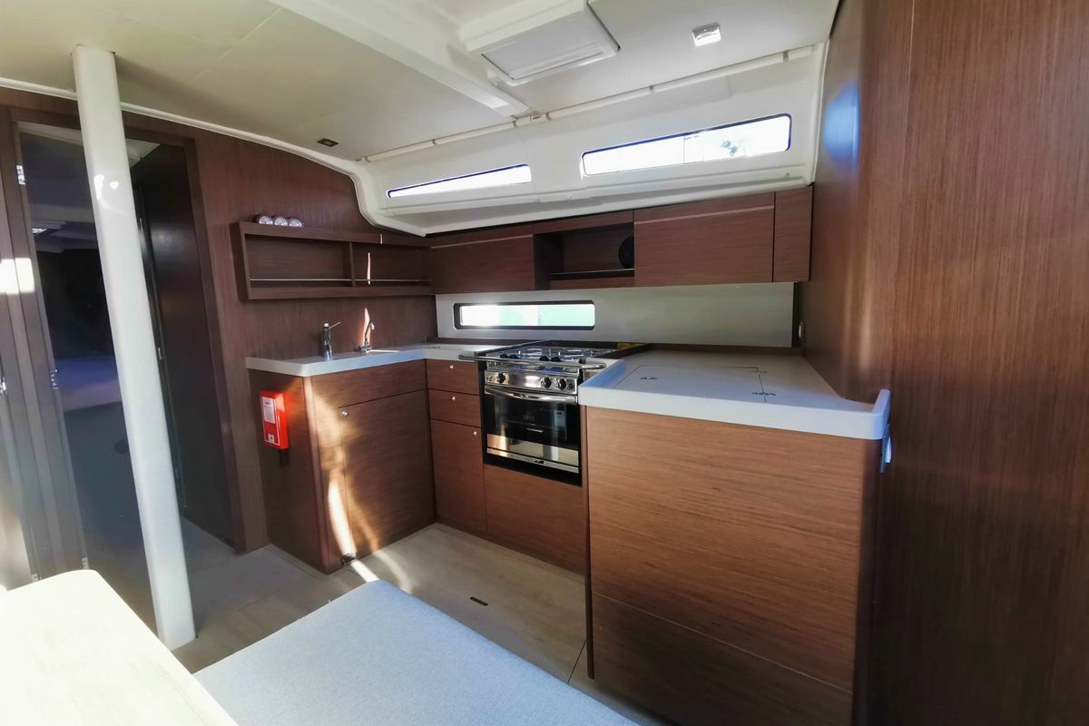 Galley of Dory, a Beneteau Oceanis 40.1 sailboat at Općina Medulin, Croatia