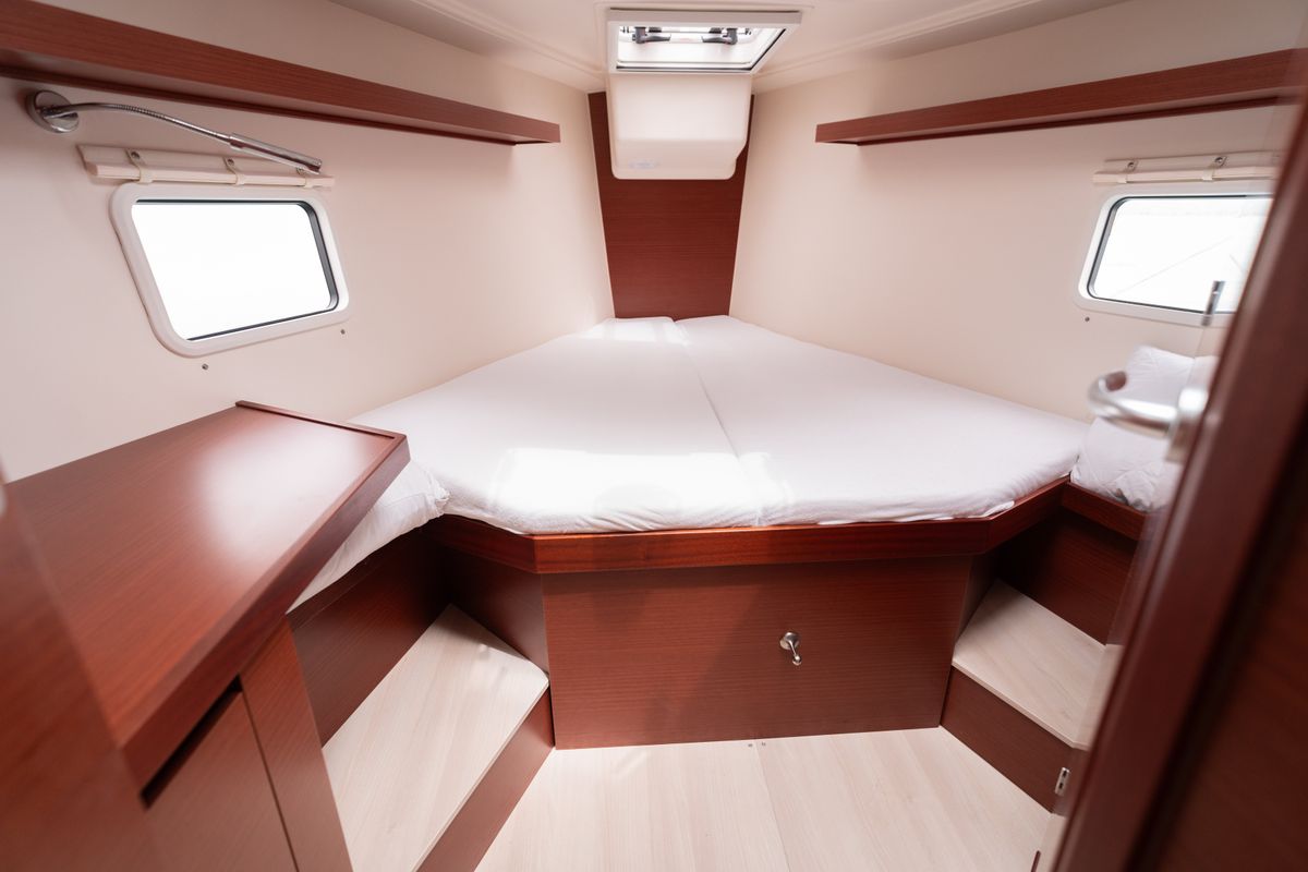 Cabin on VRONTIS |Inverter|, a Hanse Yachts Hanse 418 sailboat at Municipal Unit of Lefkada, Greece