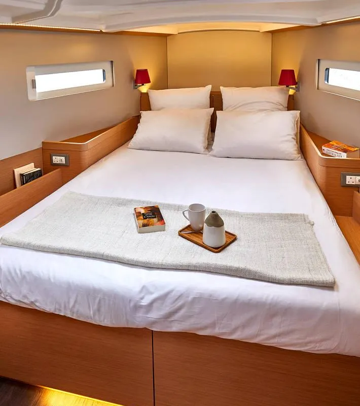 Cabin on Oskar, a Jeanneau Sun Odyssey 410 sailboat at Primošten, Croatia