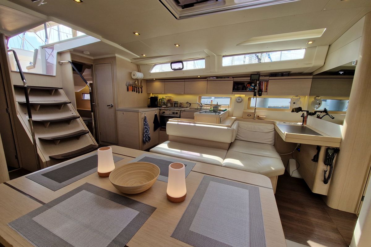 Salon of Skalpel 2, a Beneteau Oceanis 51.1 sailboat at Cagliari, Italy