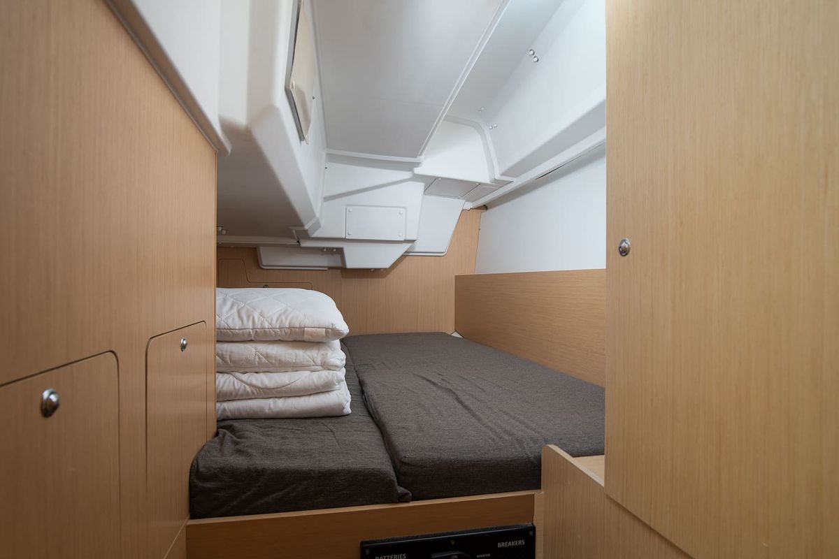 Cabin on Mare Animi, a Beneteau Oceanis 35 sailboat at Općina Medulin, Croatia
