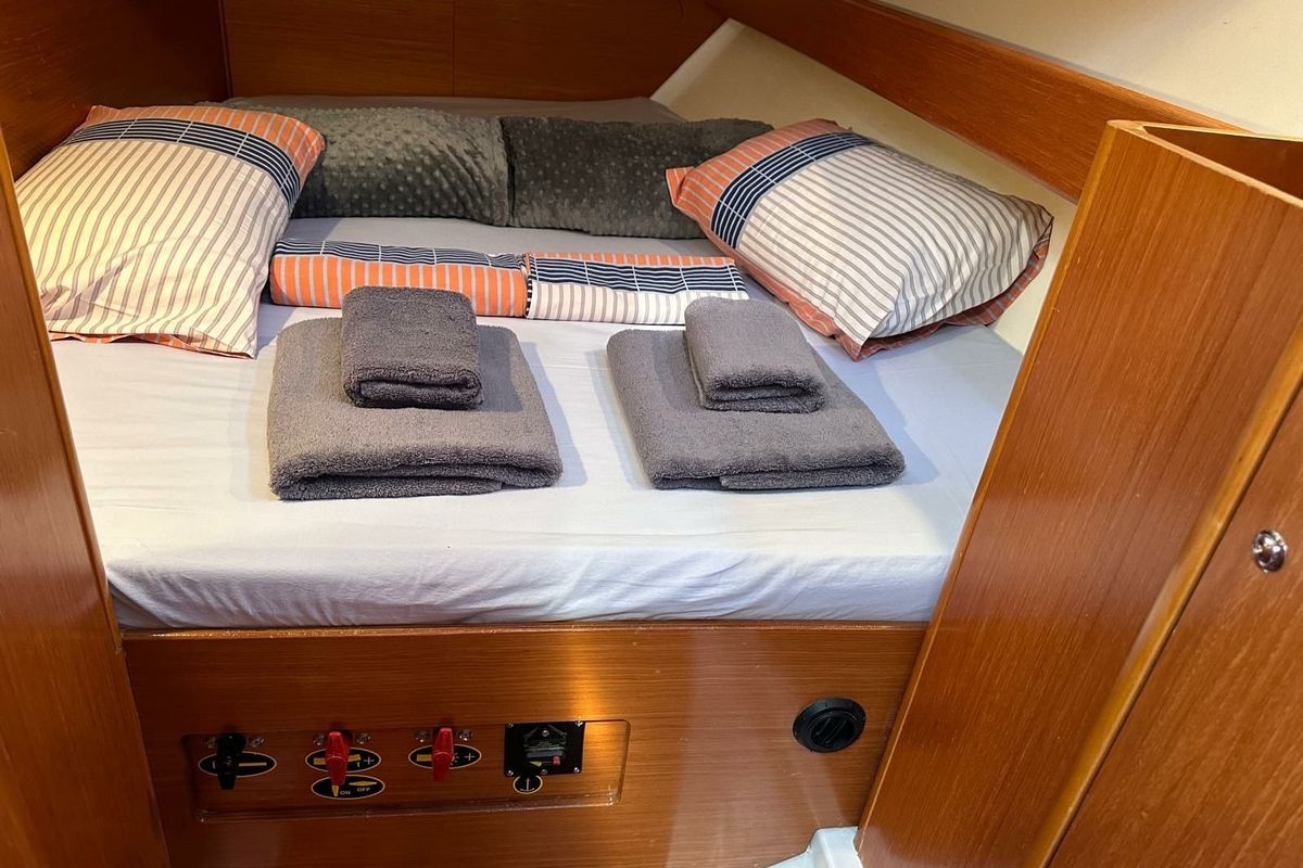Cabin on Miss Aleyna, a Beneteau Cyclades 39.3 sailboat at Fethiye, Turkey