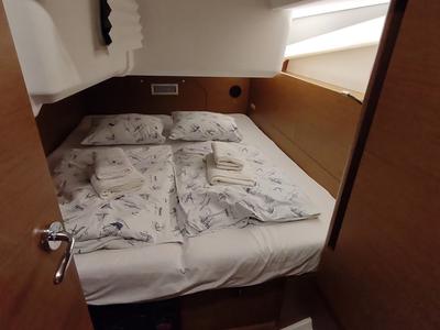 Cabin on Habibi, a Jeanneau Sun Odyssey 440 sailboat at Split, Croatia