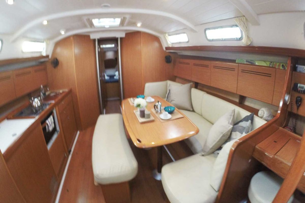 Salon of Zephyros, a Beneteau Cyclades 43.4 sailboat at Municipal Unit of Lefkada, Greece