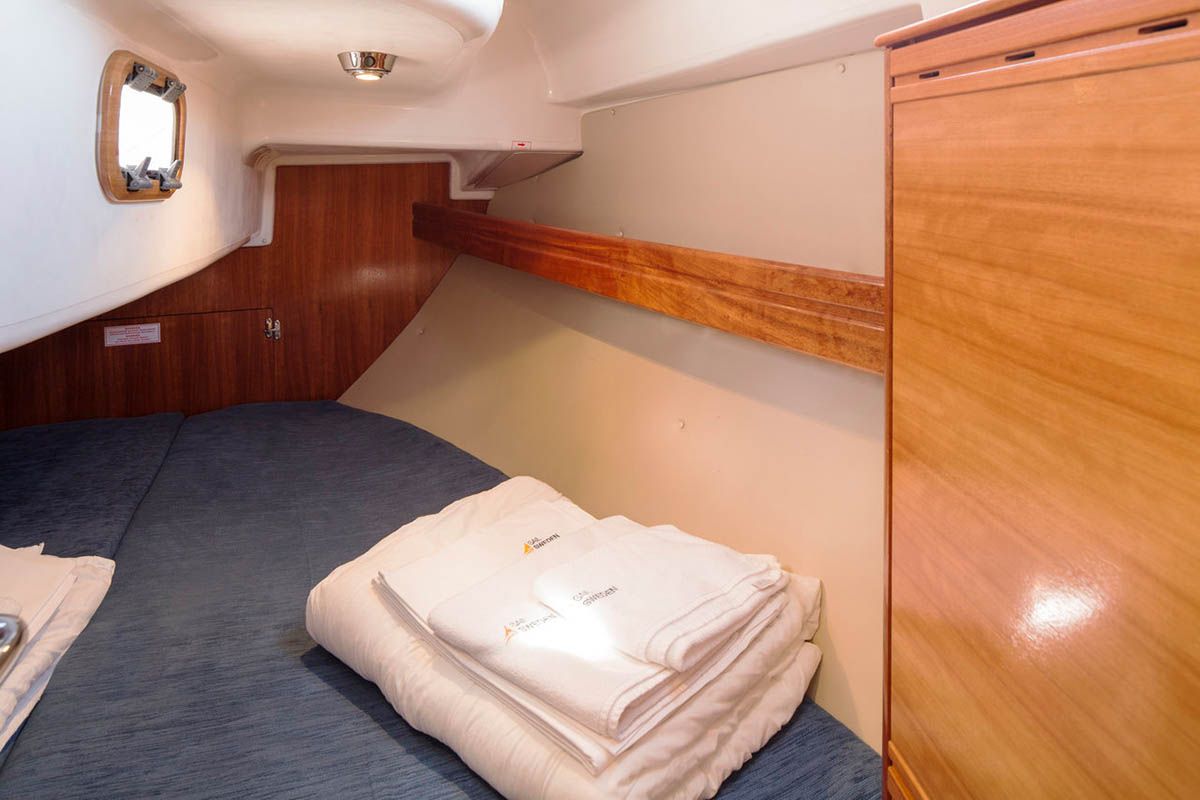 Cabin on Alize, a Bavaria 30 Cruiser sailboat at Gåshaga, Sweden