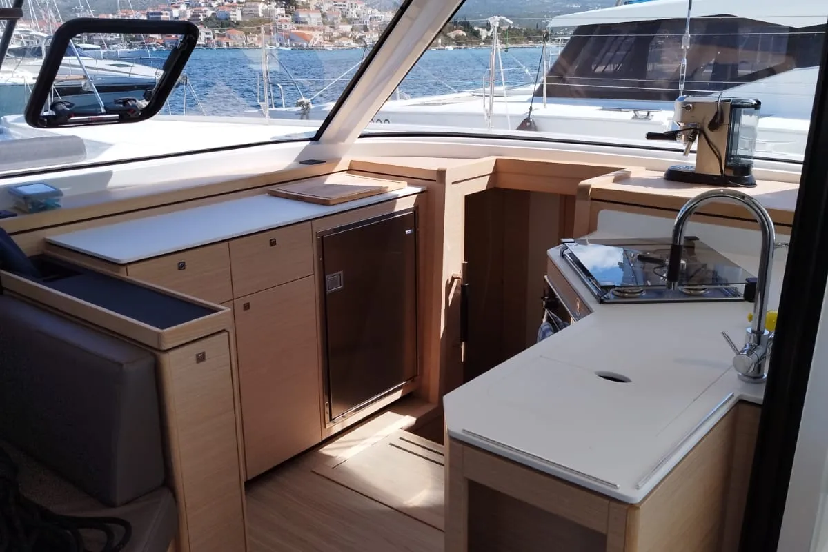 Cabin on Negroni, a Nautitech Rochefort Nautitech 40 catamaran at Općina Rogoznica, Croatia
