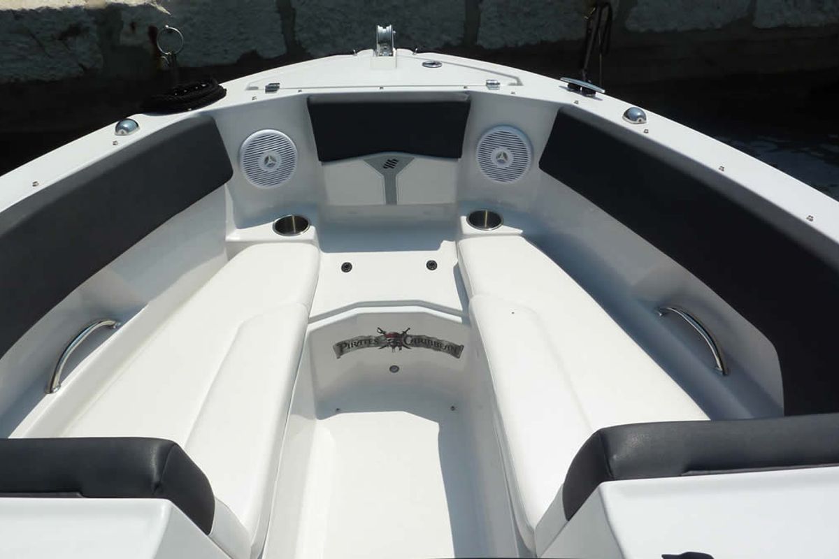 Deck of Black Pearl, a Four Winns Boats Four Winns H210 motorboat at Tribunj, Croatia