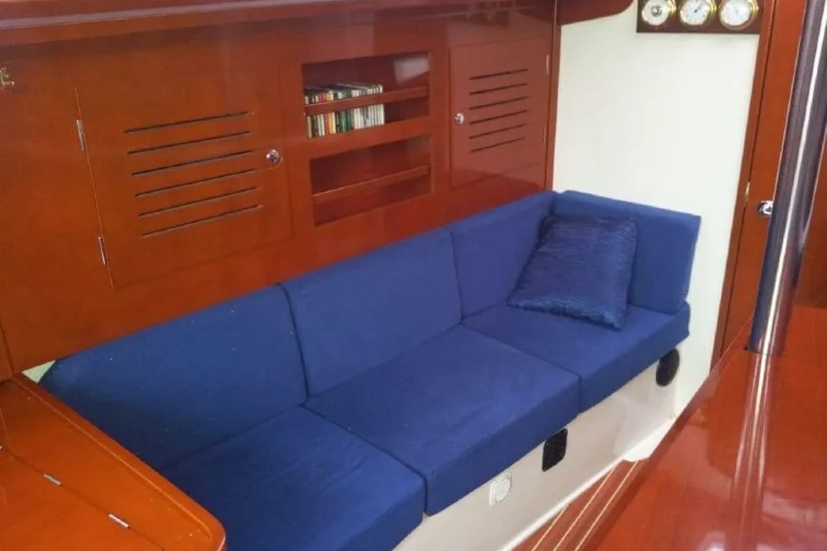 Salon of Tendance III, a Hanse Yachts Hanse 315 sailboat at Grimaud, France